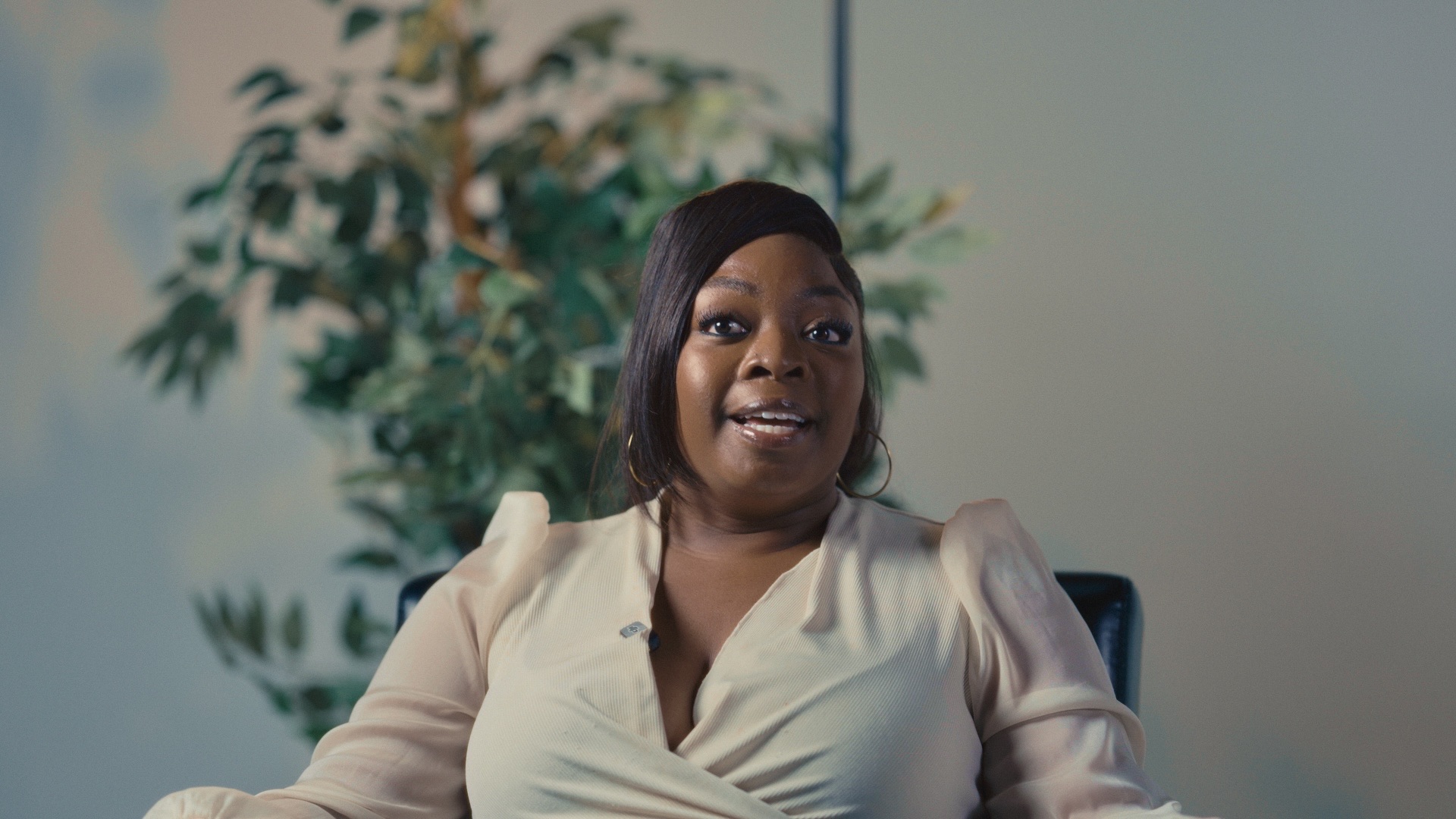 Client sharing a testimonial during an ongoing content production